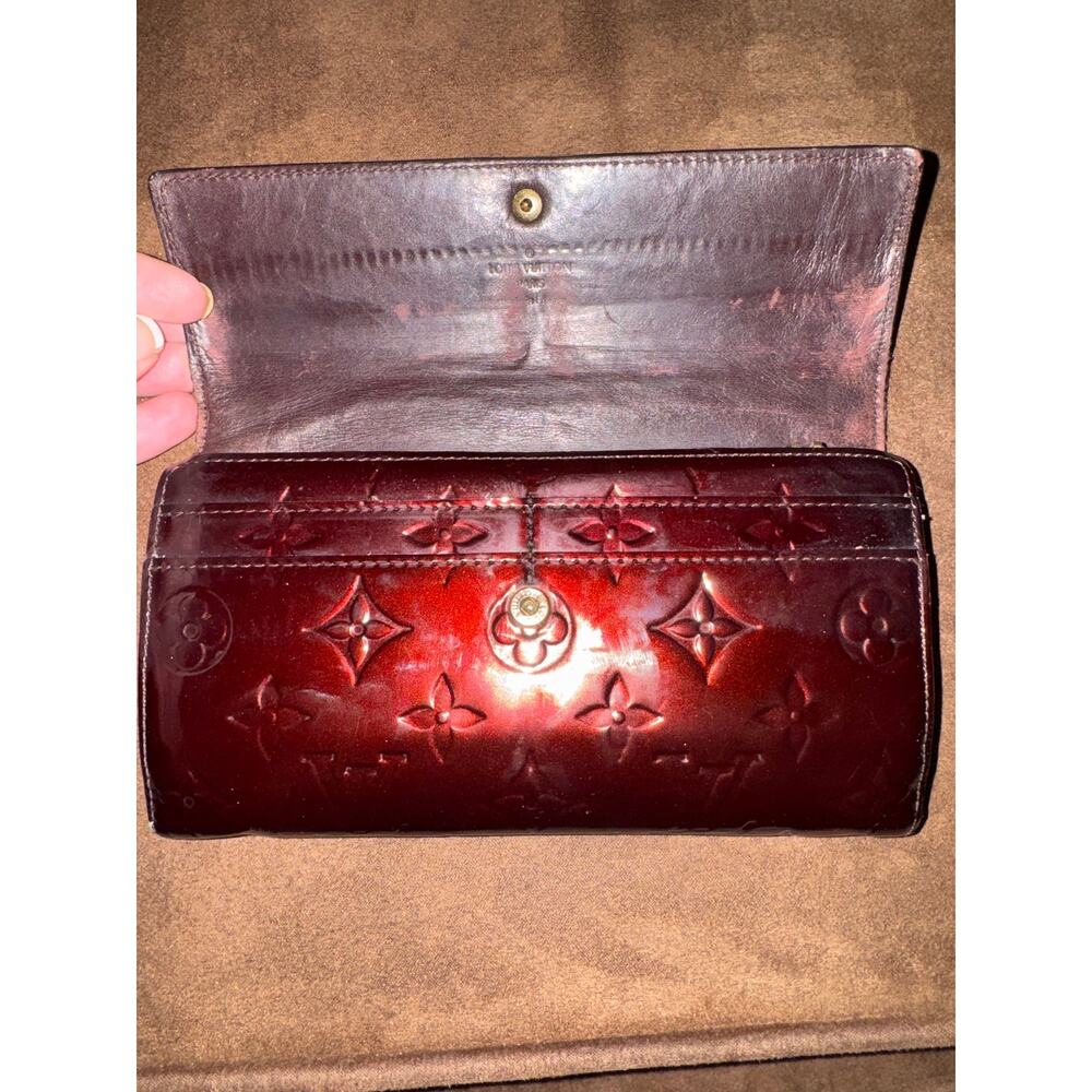 Louis Vuitton Vernis Sarah Monogram - Picture 5 of 10